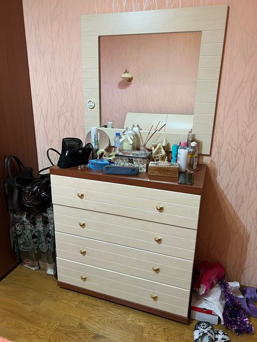 Спальный гарнитур б/у