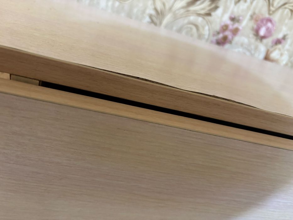 Стол книжка в хорошем состоянии