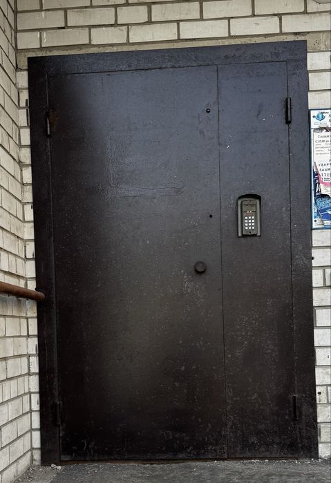 Продам ж/д дверь !  45 000 тысяч .