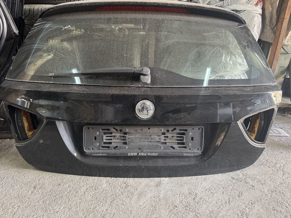 Капак БМВ е91 черен