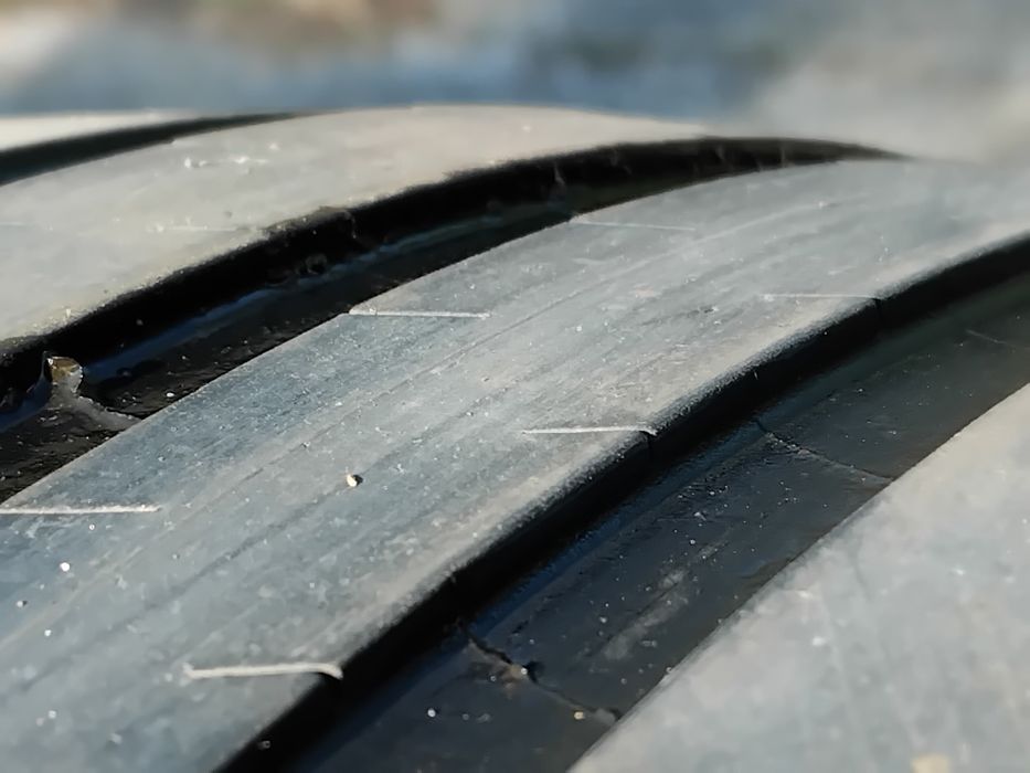 Гуми 205 40 17 Мишелин Michelin 2 броя - нов внос. Не са нови! 
Гумите са нов внос и са запазени, без забележки по структурата. Подходящи за дъл