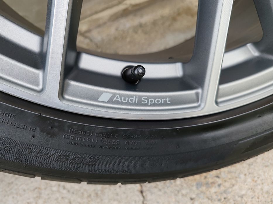 Ауди 20 цола, Audi Q3 , SQ3