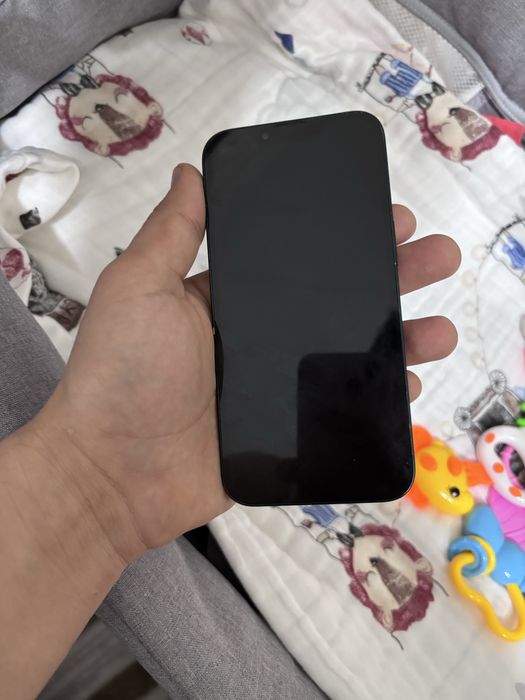 Продам айфон 13 в хорошем состояний