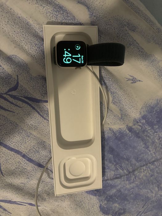 *ПРОДАВАМ НОВ* Apple Watch SE (GPS) GEN 2 40mm