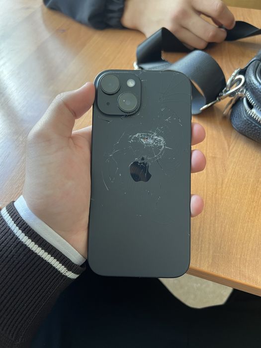 Продам айфон 15