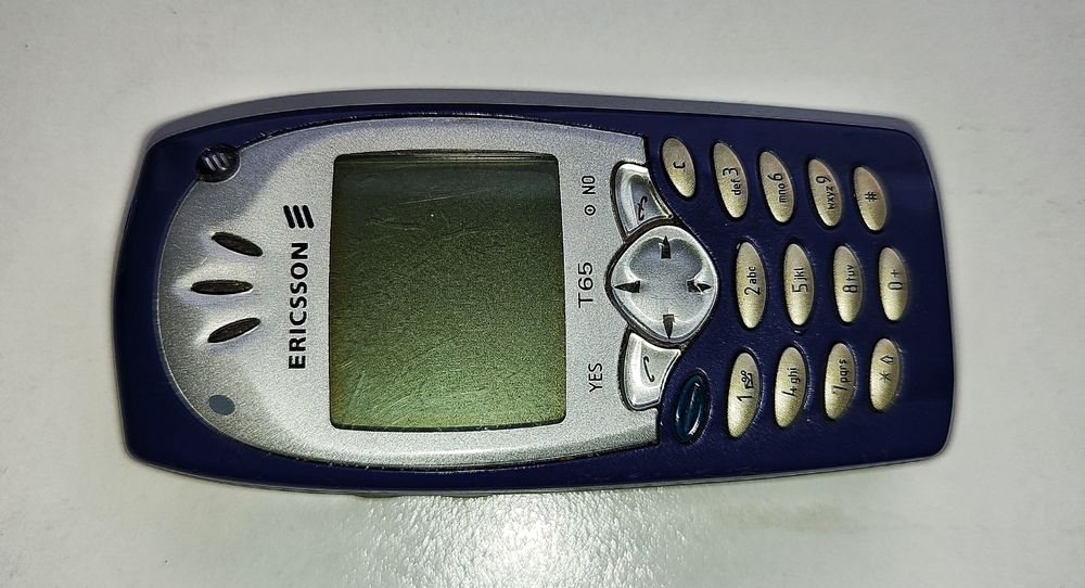 Ericsson T65 телефон