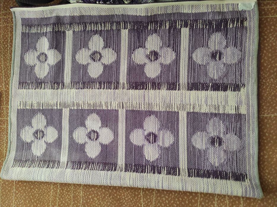 Три броя модерни килими в екрю и лилаво, 120/165 и 75/145 см