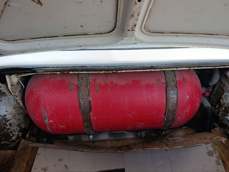 Volga gaz 2410 sotiladi