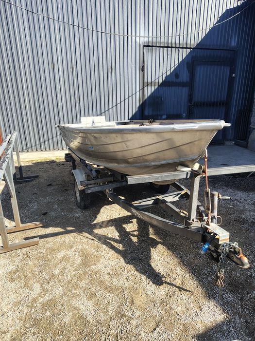 Продам лодку алюминевую