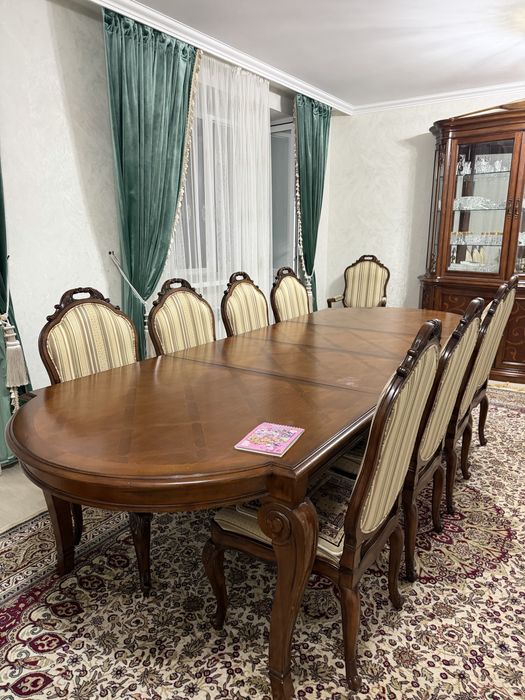 Продам горку со столом и стульями