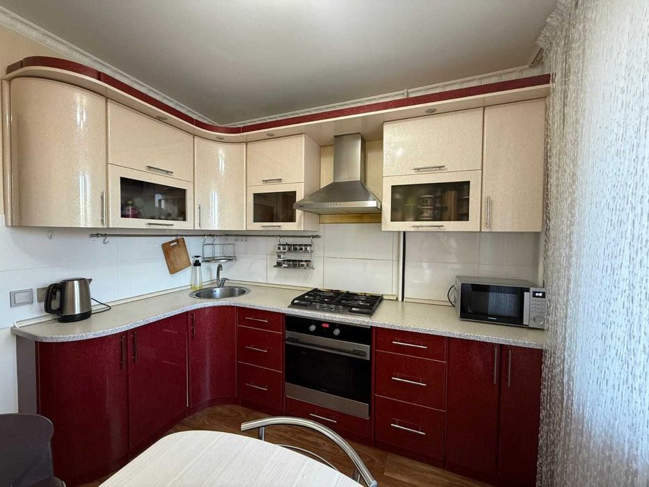 Продам 2 ком квартиру Хименко