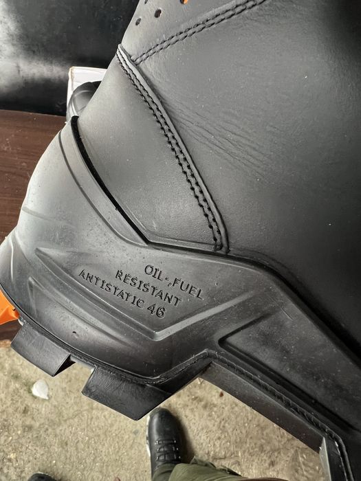 Vand bocanci protectie Uvex marimea 46