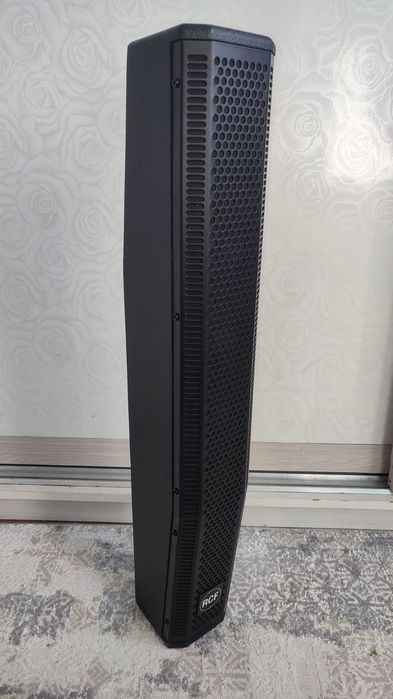 Сабвуфер и саттелит со стойкой