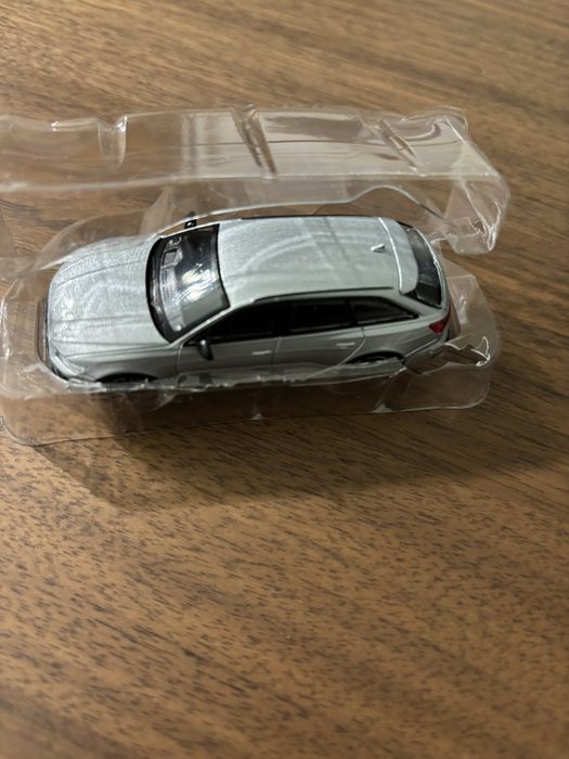 MiniGT Audi RS6 Avant