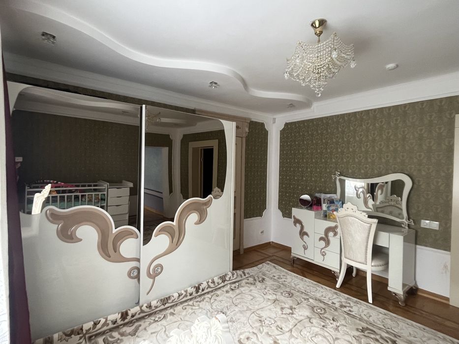 Спальний гарнитур