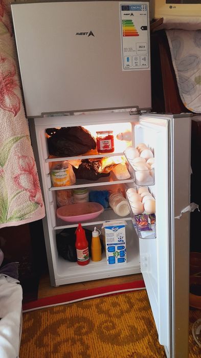 Холодильник б/у сотилади