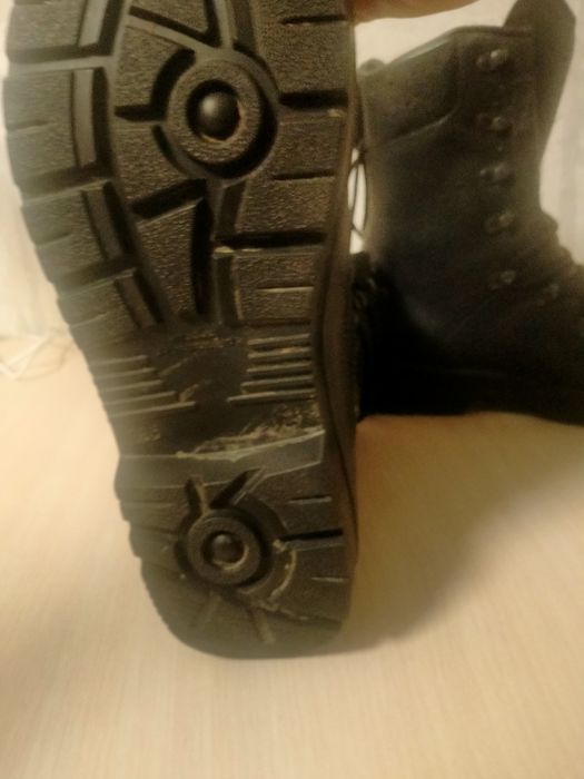 Продам ботинки берцы