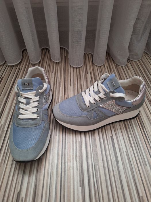 Adidași piele Nero Giardini mărime 36.