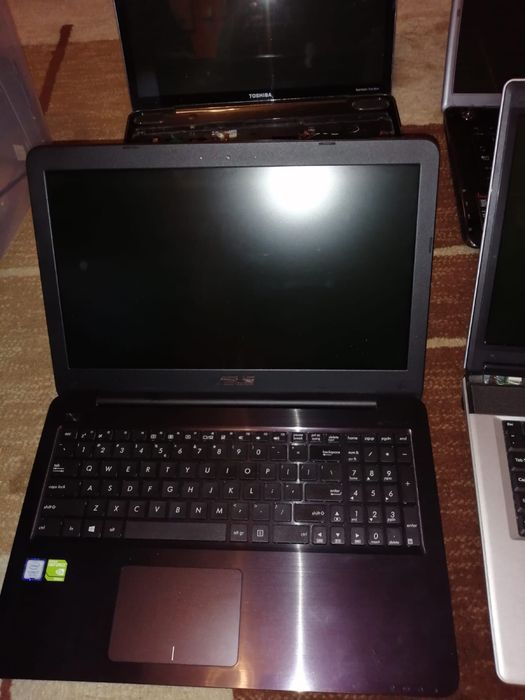 Ecran / monitor / display Laptop - modele in lista mai jos