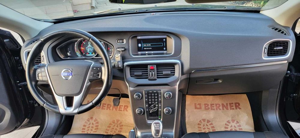 Volvo V40 Model R-Design