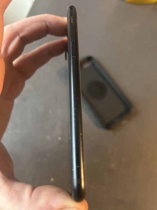Iphone CE 2022 в добро състояние