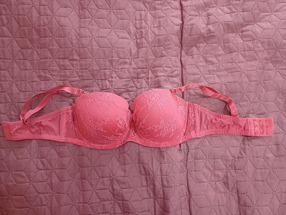 Vand sutien roz 80D H&M in stare impecabilă
