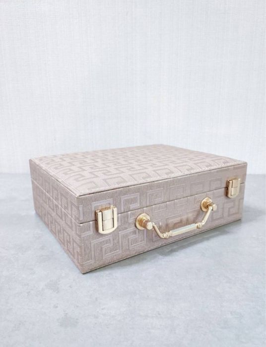 Шкатулка для хранения вещей