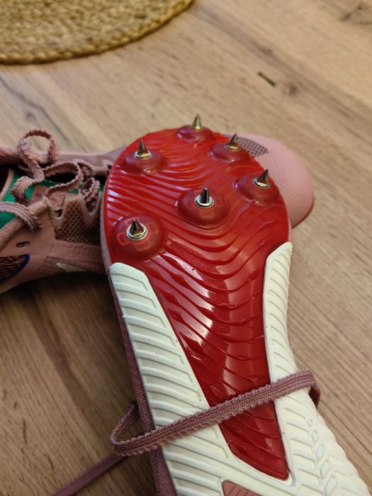 Шпайкове    NIKE