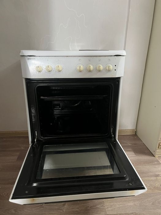 Продается кухонная плита Beko
