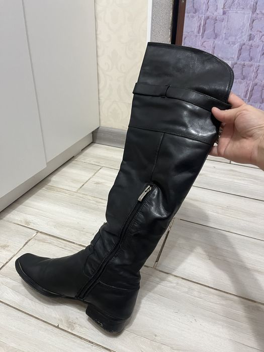 Продам кожаные сапоги Баскони