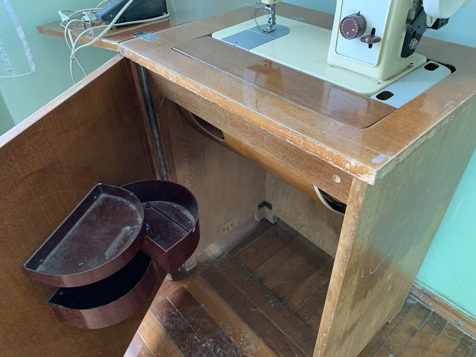 Швейная машина б/у