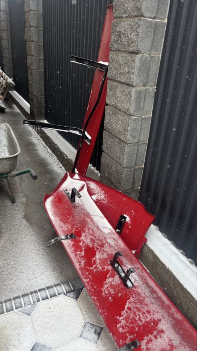 Спойлер на кабину вольва