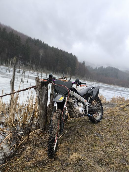 Vând Cross 250cc 4t