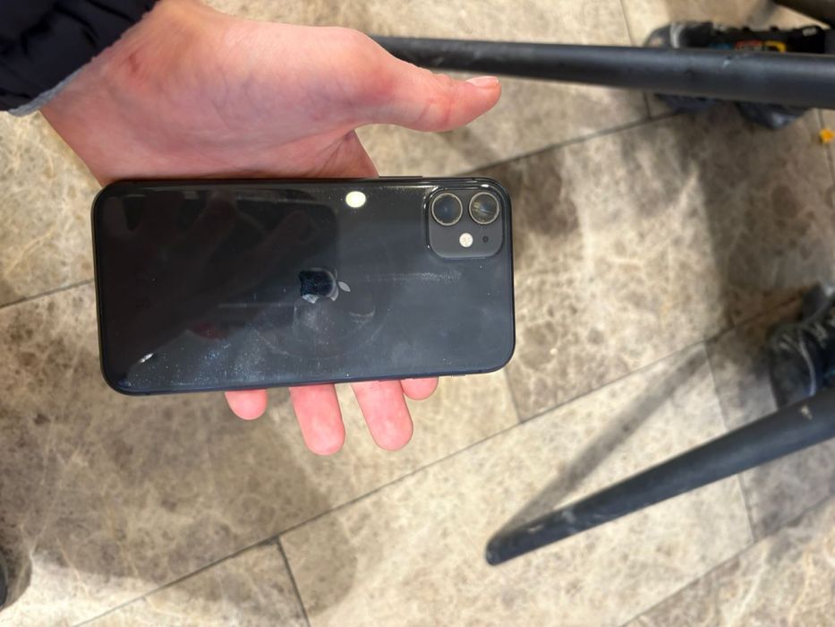 Айфон 11 в хорошем состояний