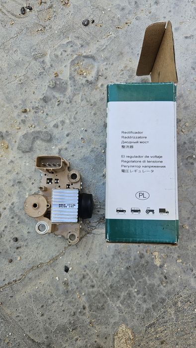 Регулятор напряжения