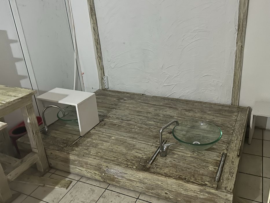 Обурудване от козметичен/спа център