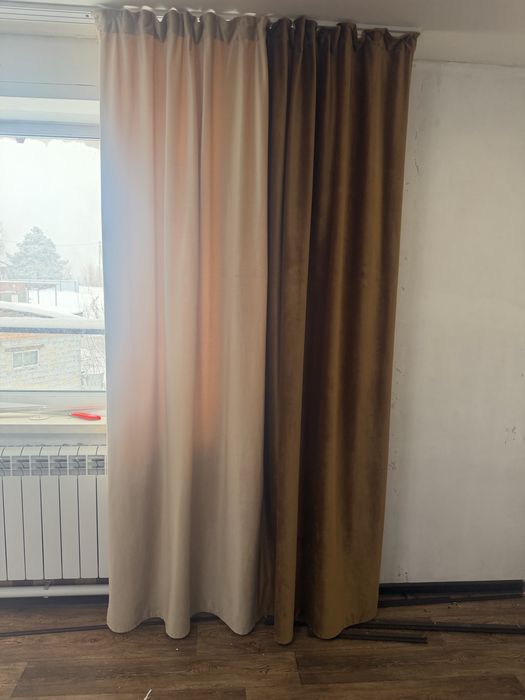 Продам шторы б/у и стекляный столик