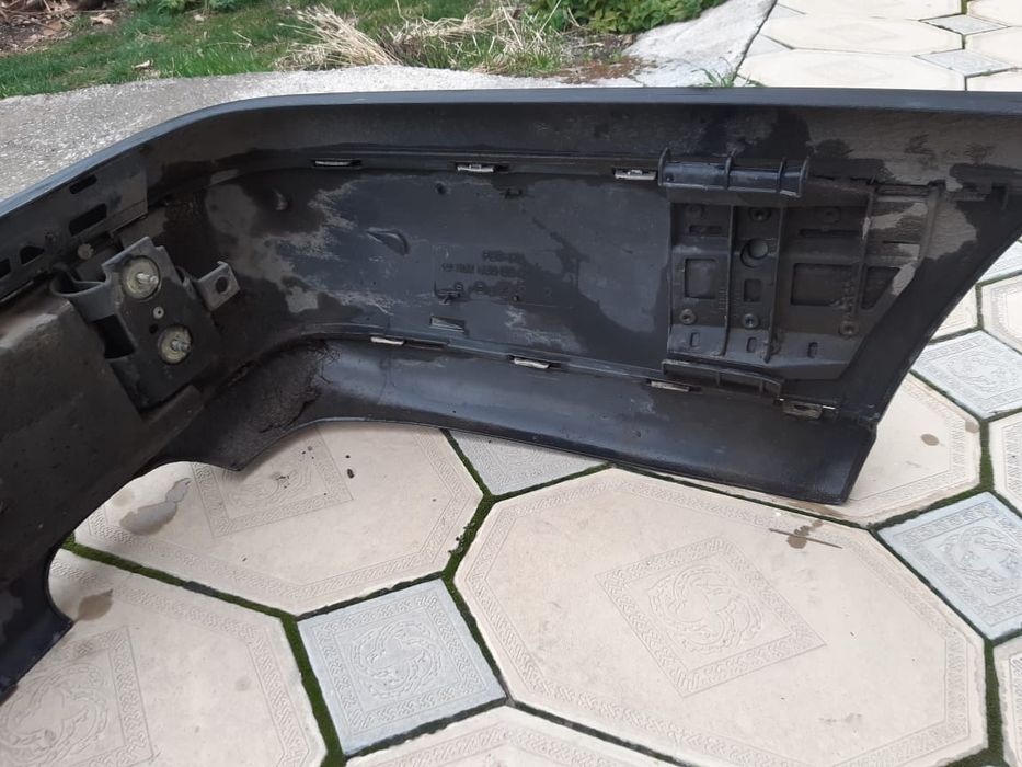 Продам задний бампер на мерседе w202.