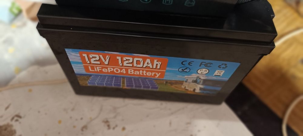 Продавам чисто нова Батерия за лодки и Яхти!