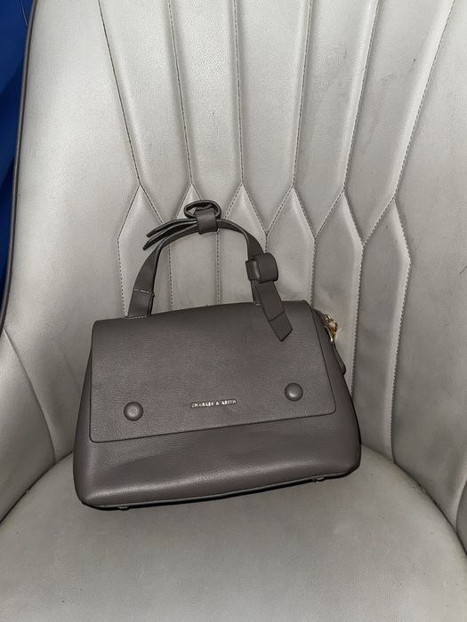 Сумки по 2000 тенге