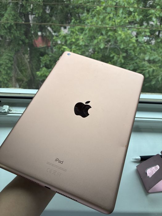 Ipad gen 8, in conditie buna