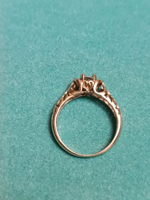 Прлдам золотое 14ct кольцо с бриллиантом 0,16ct