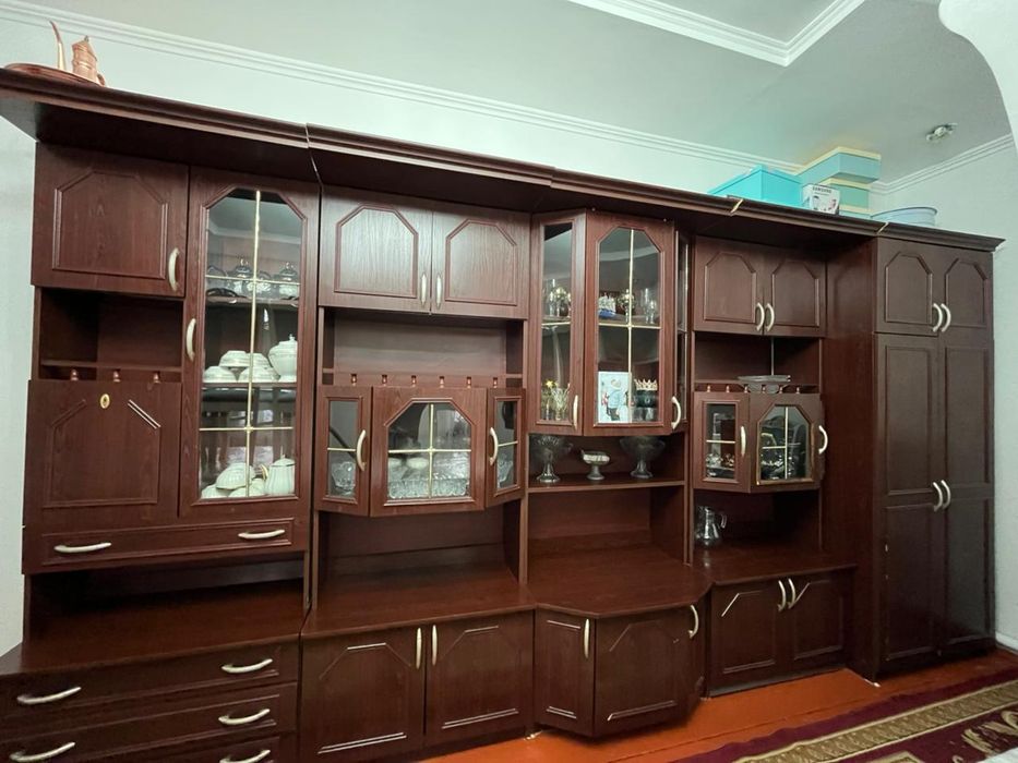 Продается гостинная шкафы