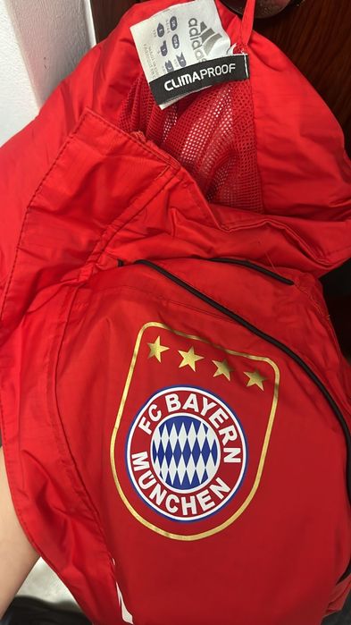 NOUĂ. Geaca Adidas Original FC Bayern Munchen