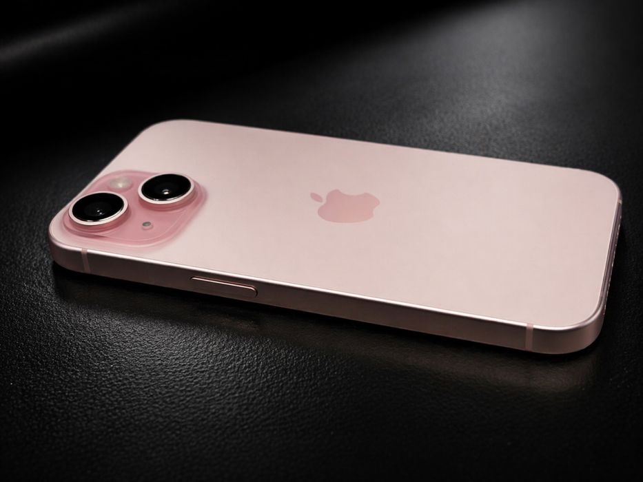 Iphone 15 розов в отлично състояние