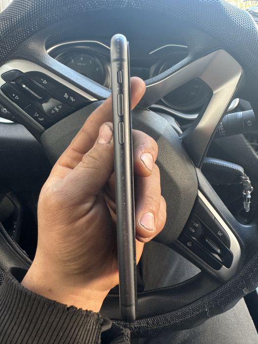 Iphone 11 64 gb qora