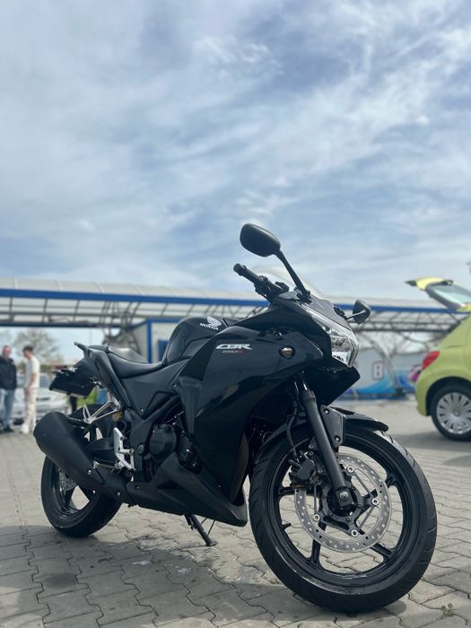 Se vinde Honda CBR250R