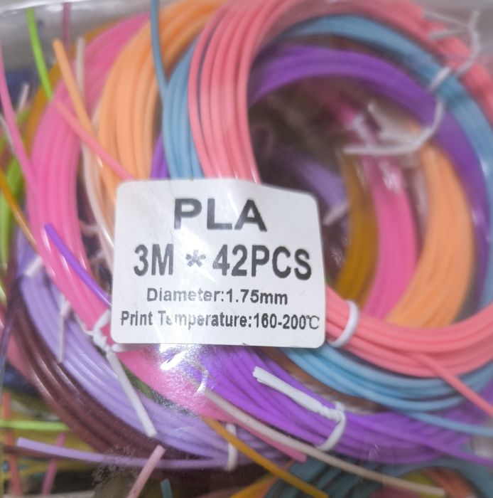 Vând filament PLA