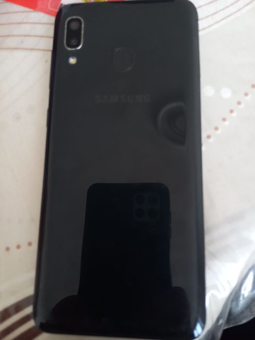 Samsung A20 idiyalniy