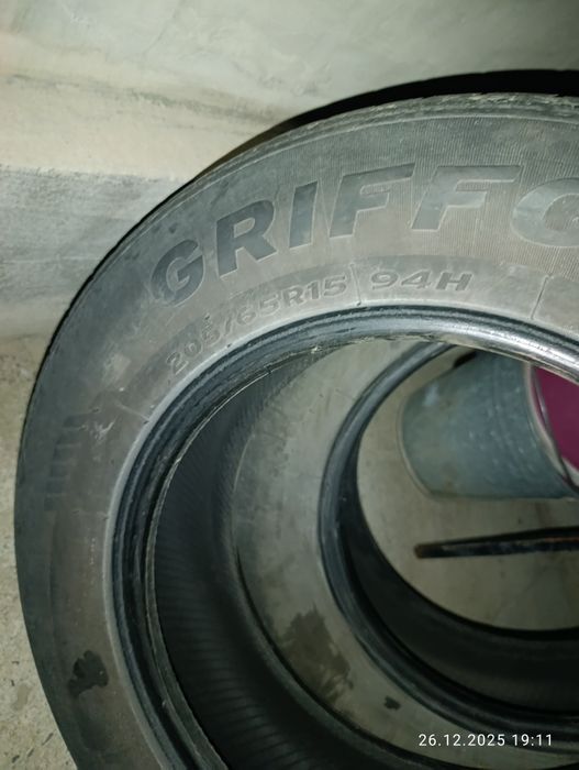 Shina 205/65/15 sotiladi 2 dona bor yurgan